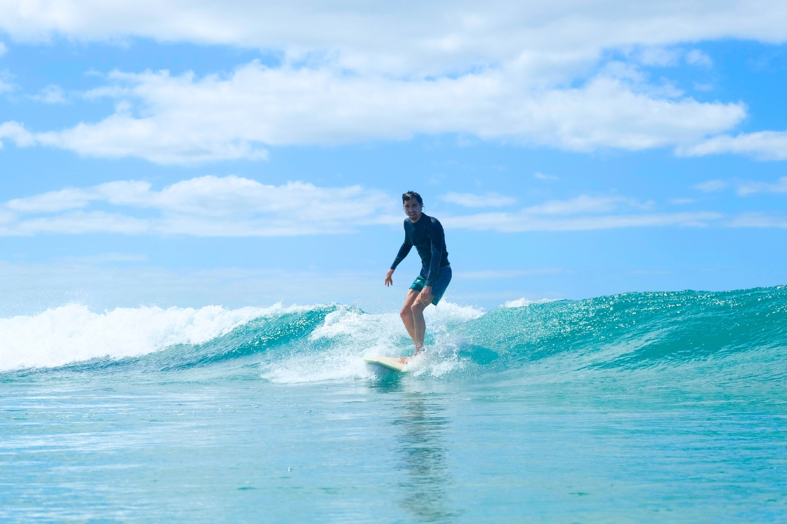 Surfboard & wetsuit rentals Orewa surf lessons auckland new zealand